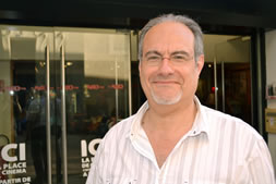 Jean-Yves Deffobis, enseignant formateur agréé par l'Institut Français de Yoga©DR