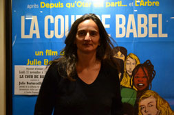 Julie Bertuccelli, réalistatrice et les participants à l'atelier Passeurs d'images©DR